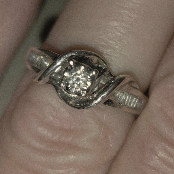 Vintage Sterling Silver Twisted Natural .04ct Diamond Ring Size 5 - Picture 1 of 5